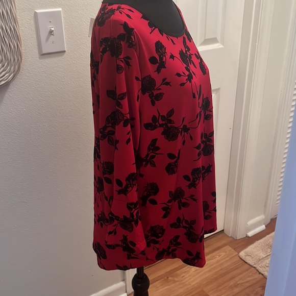 Exclusive One red blouse - Picture 2 of 5